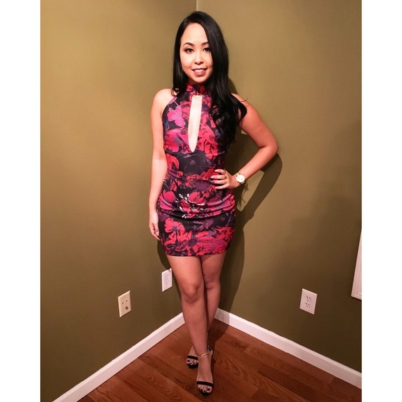 Meet your Posher! ❤️ - Picture 3 of 6